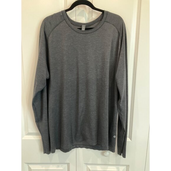 Lululemon Men's Sleeve Black/Grey T-shirt size 2XL - Picture 1 of 5